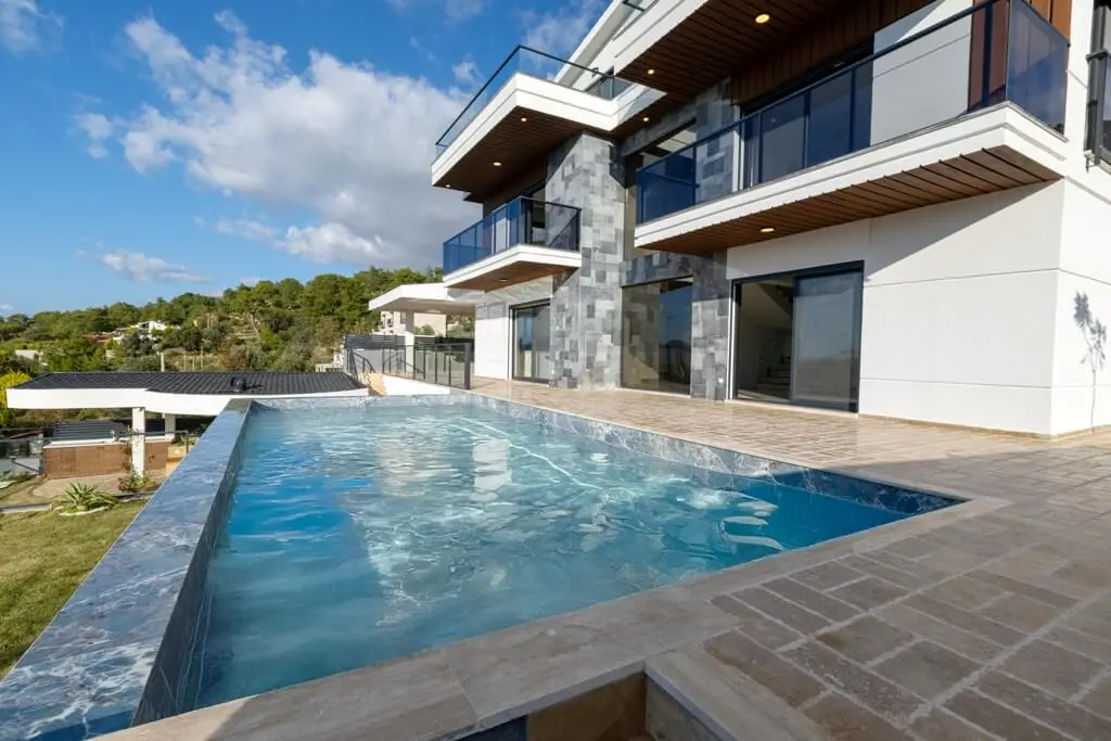 Real estate in Faralya